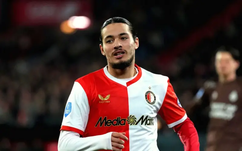 التشكيلة المتوقعة لفريق فينورد: فان بيرسي يحسم قراره بشأن هاج موسى